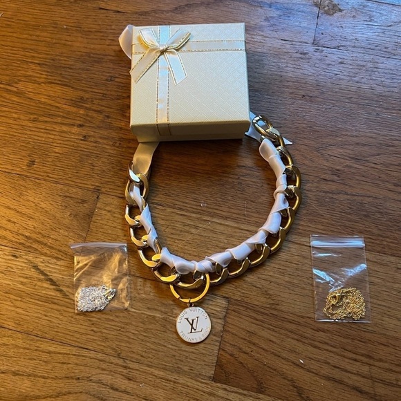 Authentic Louis Vuitton bag charm on unbranded chain - Picture 6 of 10